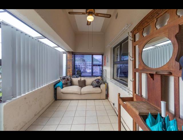 2 BEDROOM APARTMENT FOR SALE IN VAN RYNEVELD